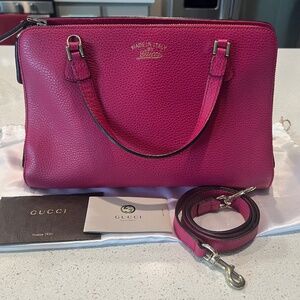 SOLD!!Authentic Gucci 2-way soho bag